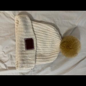 Love your melon hat with ball